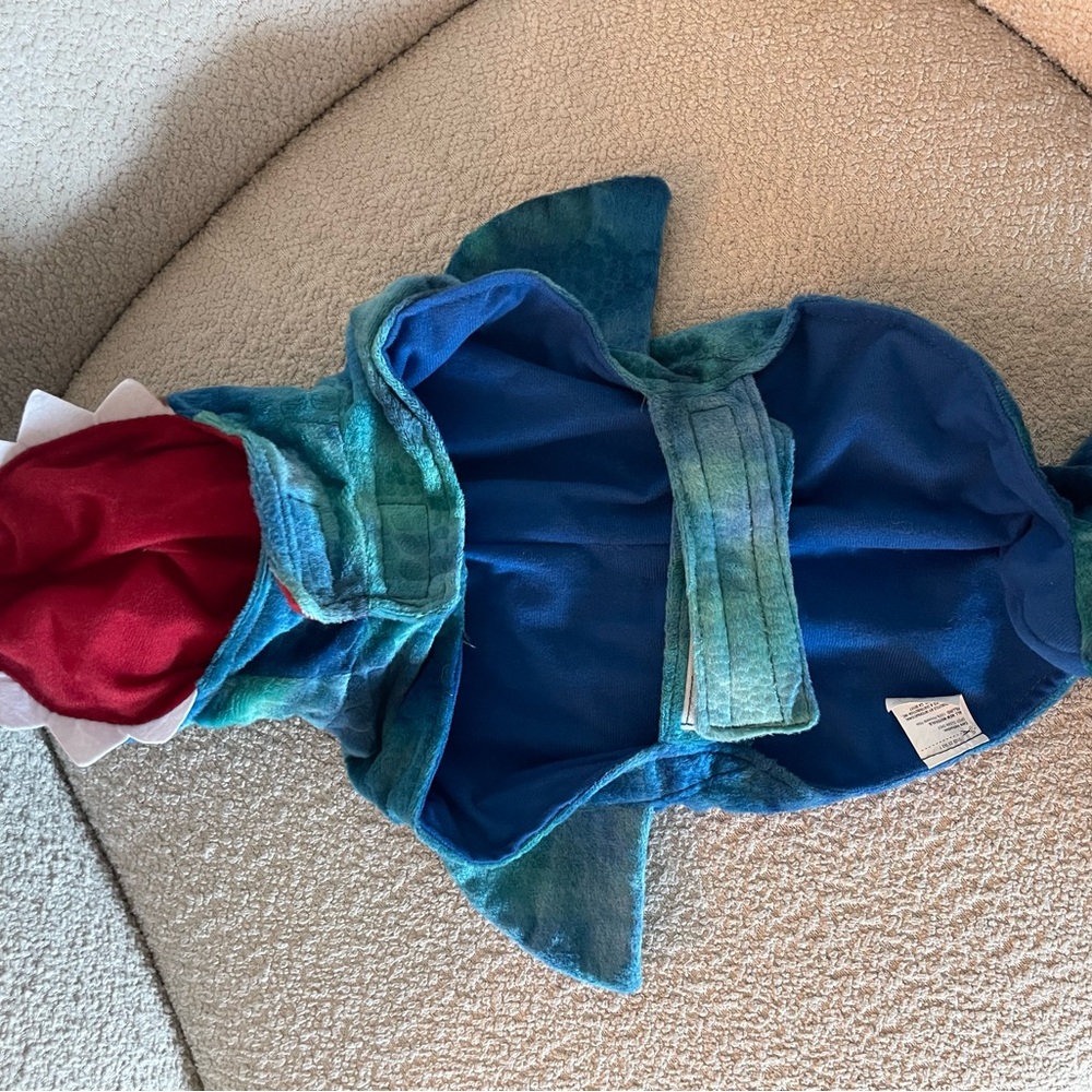 SOLD NWOT Dog Pet Costume blur and Red Shark - Picture 2 of 4